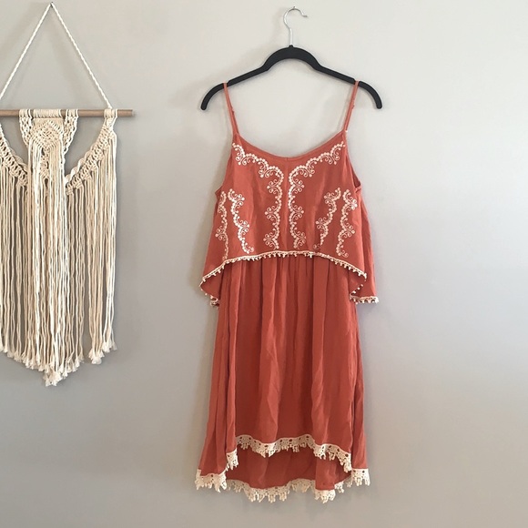 Francesca’s🌿Layered Dress - Picture 2 of 4